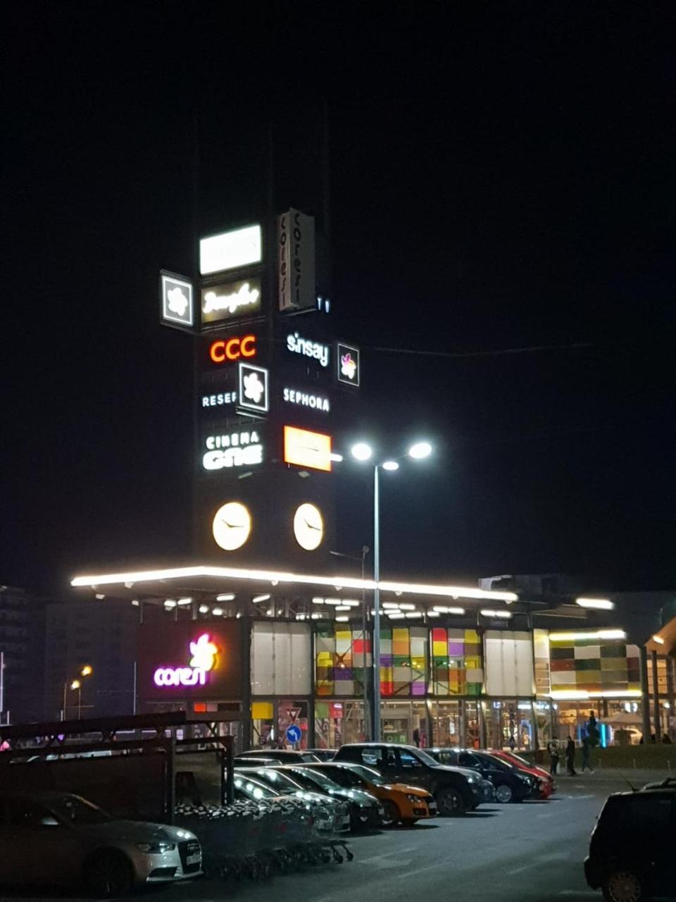 Coresi Mall *